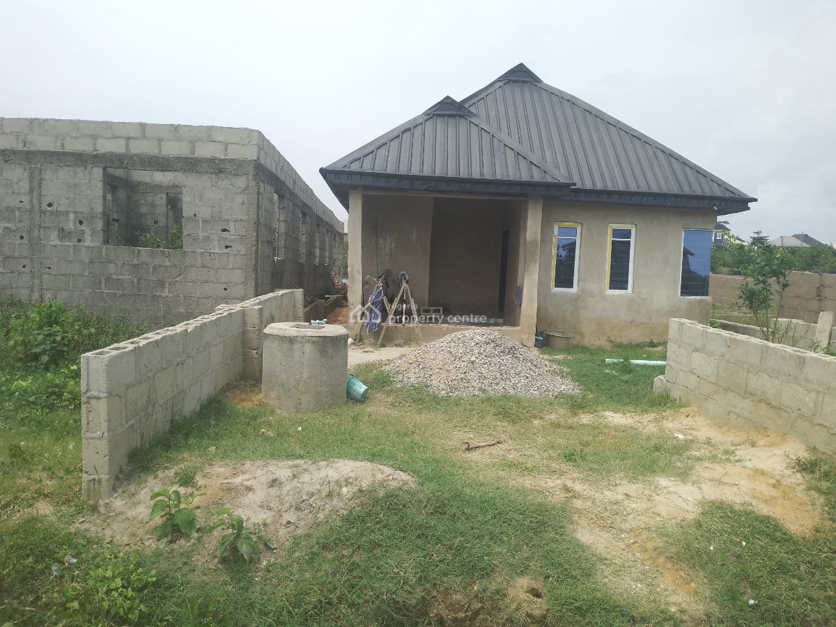 2 Bedrooms Bungalow, Oreta, Igbogbo, Ikorodu, Lagos, Detached Bungalow for Sale