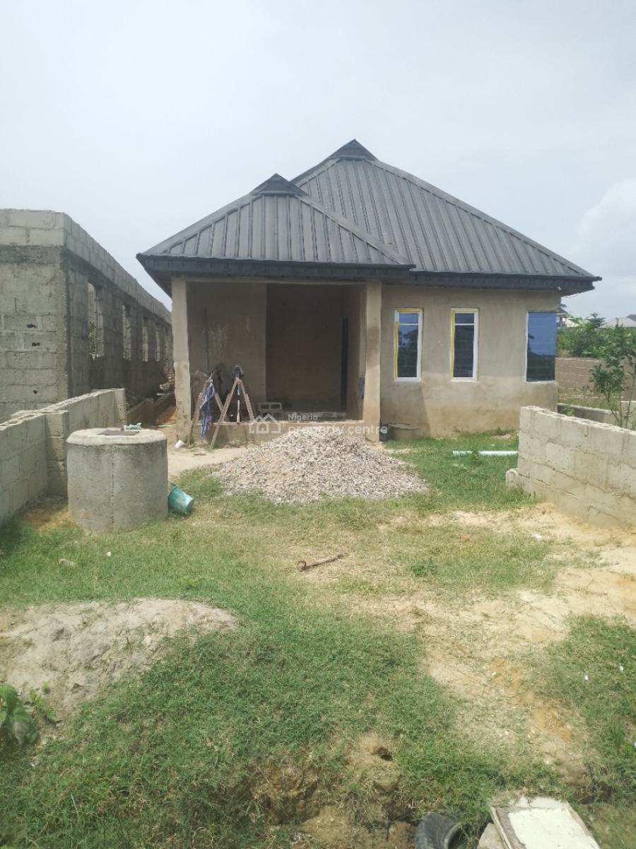 2 Bedrooms Bungalow, Oreta, Igbogbo, Ikorodu, Lagos, Detached Bungalow for Sale