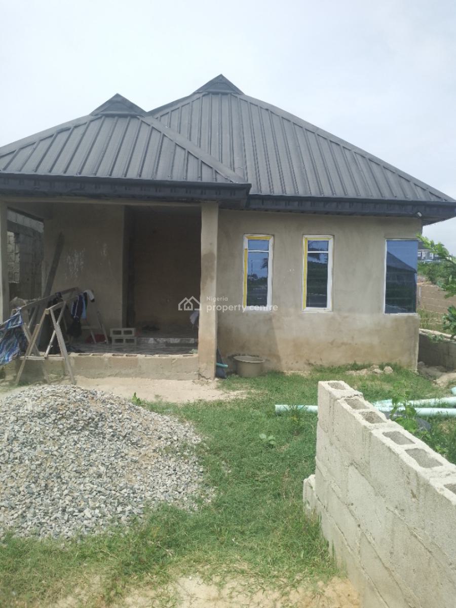 2 Bedrooms Bungalow, Oreta, Igbogbo, Ikorodu, Lagos, Detached Bungalow for Sale