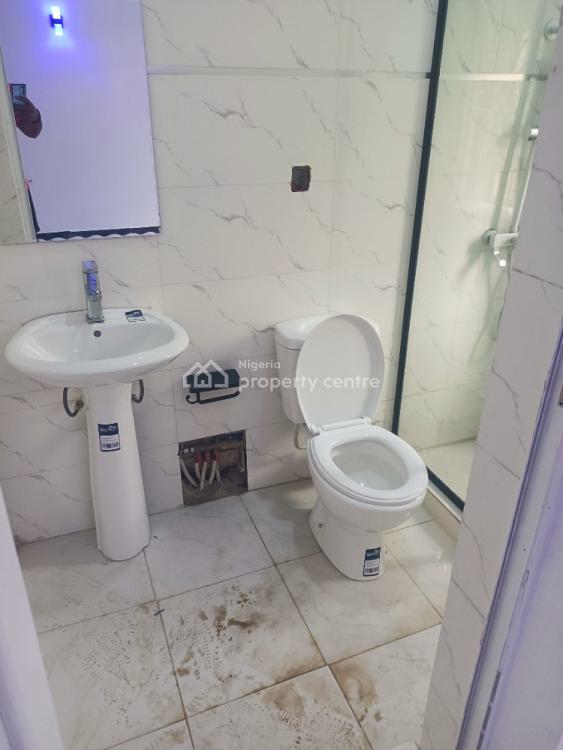 2 Bedroom Flat Apartment, Off Freedom Way, Lekki Phase 1, Lekki, Lagos, Flat / Apartment for Rent