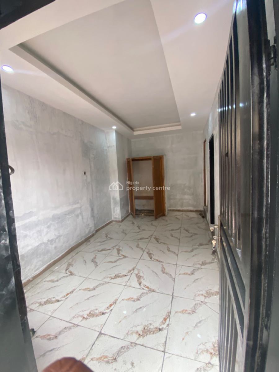 Luxuriously Spacious Self Contain Flat, 13 a Femi Street Sangotedo , Femi Court., Sangotedo, Ajah, Lagos, Self Contain (single Rooms) for Rent
