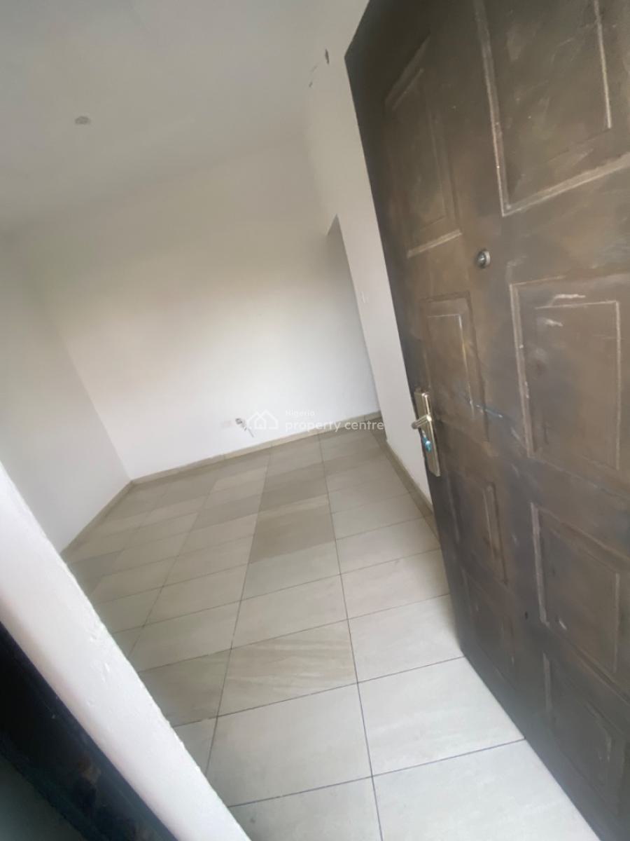 Luxuriously Spacious Nice  Mini Flat with Excellent Finishing, 13 a Femi Street , Femi Court, Sangotedo, Ajah, Lagos, Mini Flat (room and Parlour) for Rent