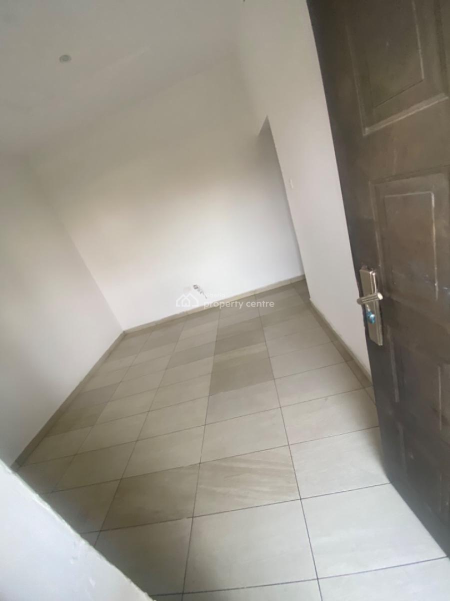 Luxuriously Spacious Nice  Mini Flat with Excellent Finishing, 13 a Femi Street , Femi Court, Sangotedo, Ajah, Lagos, Mini Flat (room and Parlour) for Rent