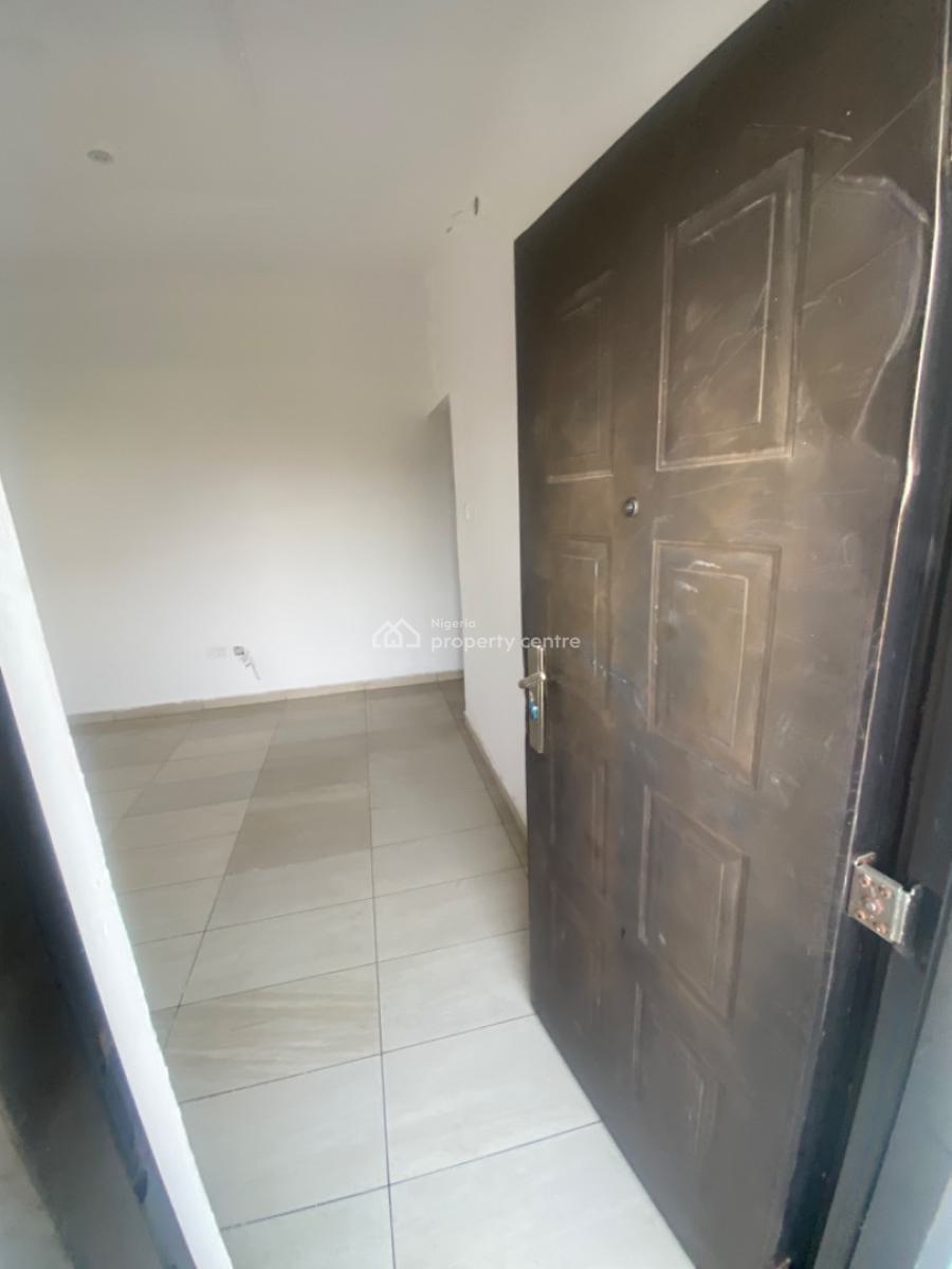 Luxuriously Spacious Nice  Mini Flat with Excellent Finishing, 13 a Femi Street , Femi Court, Sangotedo, Ajah, Lagos, Mini Flat (room and Parlour) for Rent