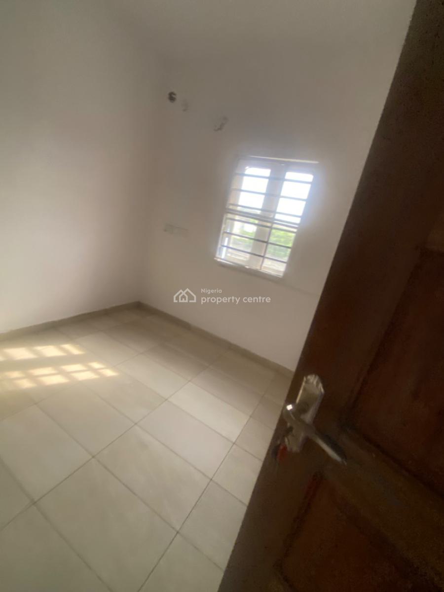 Luxuriously Spacious Nice  Mini Flat with Excellent Finishing, 13 a Femi Street , Femi Court, Sangotedo, Ajah, Lagos, Mini Flat (room and Parlour) for Rent