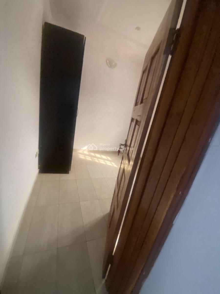 Luxuriously Spacious Nice  Mini Flat with Excellent Finishing, 13 a Femi Street , Femi Court, Sangotedo, Ajah, Lagos, Mini Flat (room and Parlour) for Rent