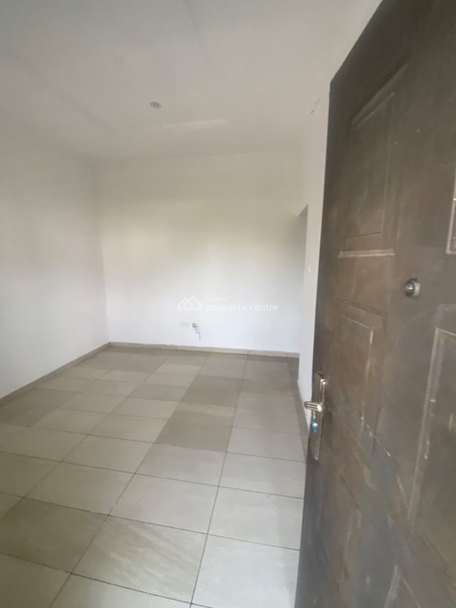 Luxuriously Spacious Nice  Mini Flat with Excellent Finishing, 13 a Femi Street , Femi Court, Sangotedo, Ajah, Lagos, Mini Flat (room and Parlour) for Rent
