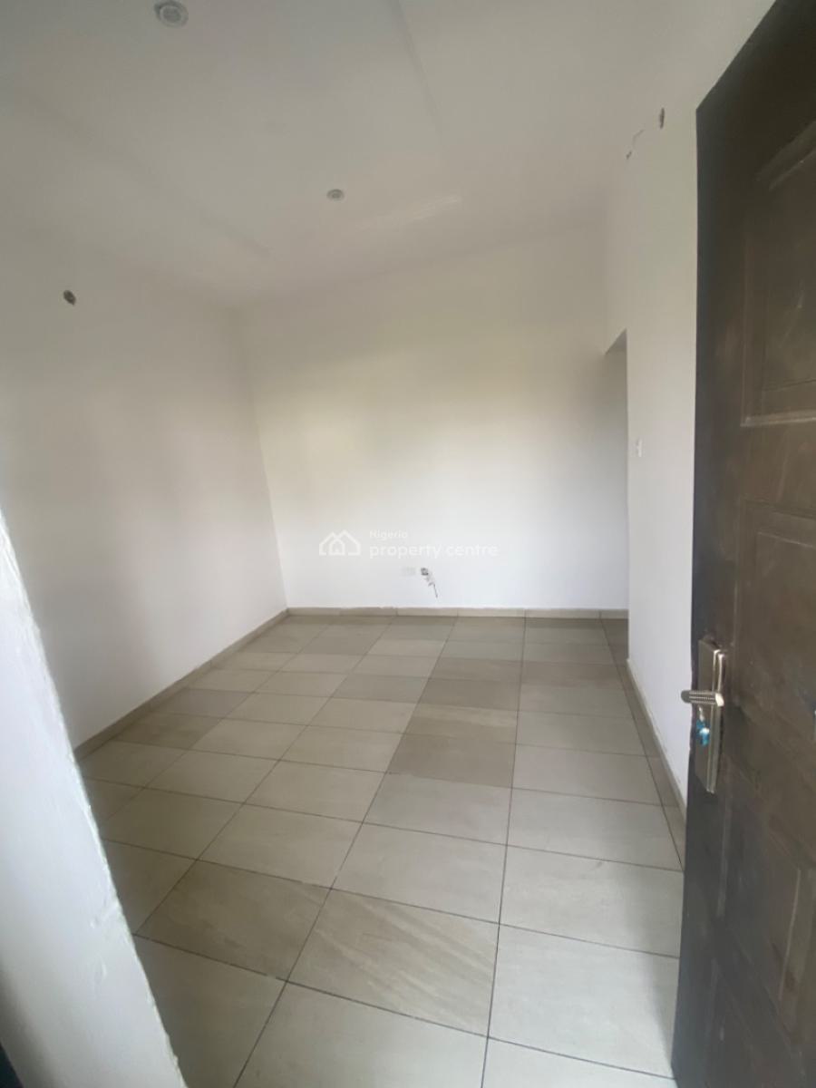Luxuriously Spacious Nice  Mini Flat with Excellent Finishing, 13 a Femi Street , Femi Court, Sangotedo, Ajah, Lagos, Mini Flat (room and Parlour) for Rent