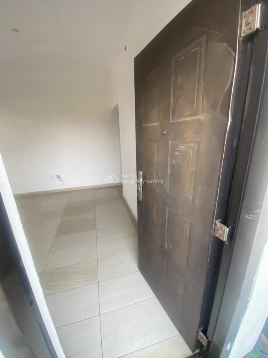 Luxuriously Spacious Nice  Mini Flat with Excellent Finishing, 13 a Femi Street , Femi Court, Sangotedo, Ajah, Lagos, Mini Flat (room and Parlour) for Rent
