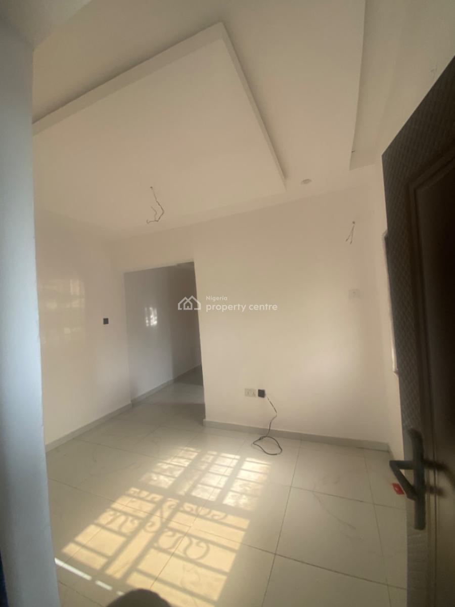 Luxuriously Spacious Nice  Mini Flat with Excellent Finishing, 13 a Femi Street , Femi Court, Sangotedo, Ajah, Lagos, Mini Flat (room and Parlour) for Rent