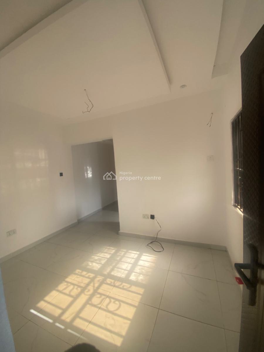 Luxuriously Spacious Nice  Mini Flat with Excellent Finishing, 13 a Femi Street , Femi Court, Sangotedo, Ajah, Lagos, Mini Flat (room and Parlour) for Rent