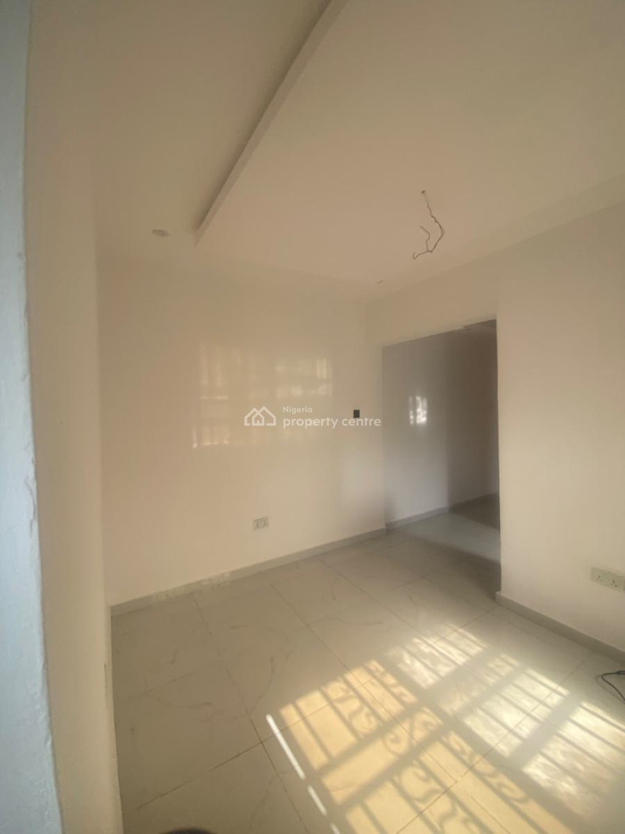Luxuriously Spacious Nice  Mini Flat with Excellent Finishing, 13 a Femi Street , Femi Court, Sangotedo, Ajah, Lagos, Mini Flat (room and Parlour) for Rent