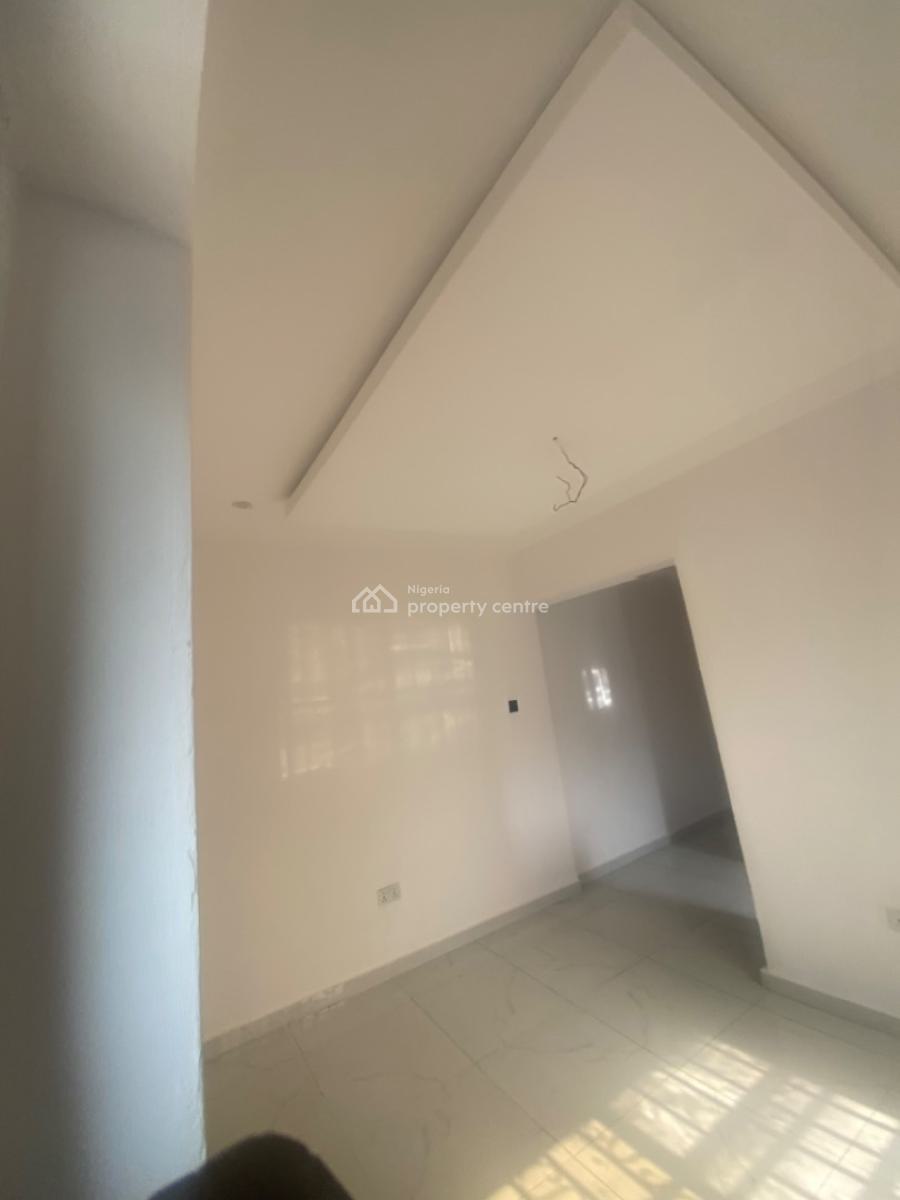 Luxuriously Spacious Nice  Mini Flat with Excellent Finishing, 13 a Femi Street , Femi Court, Sangotedo, Ajah, Lagos, Mini Flat (room and Parlour) for Rent
