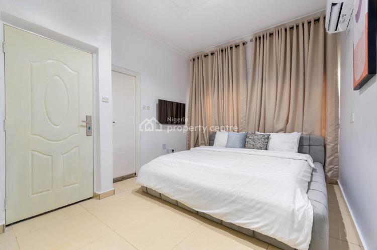 Luxury 3 Bedrooms, Off Admiralty, Lekki Phase 1, Lekki, Lagos, Flat / Apartment Short Let