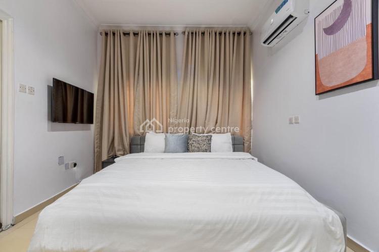 Luxury 3 Bedrooms, Off Admiralty, Lekki Phase 1, Lekki, Lagos, Flat / Apartment Short Let