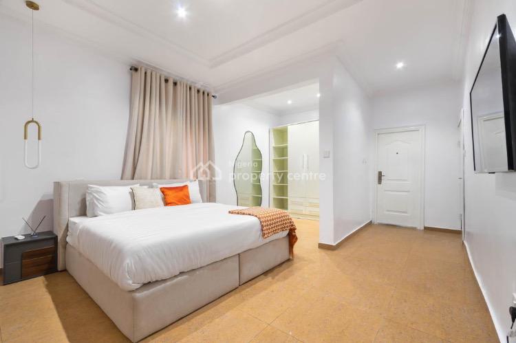 Luxury 3 Bedrooms, Off Admiralty, Lekki Phase 1, Lekki, Lagos, Flat / Apartment Short Let
