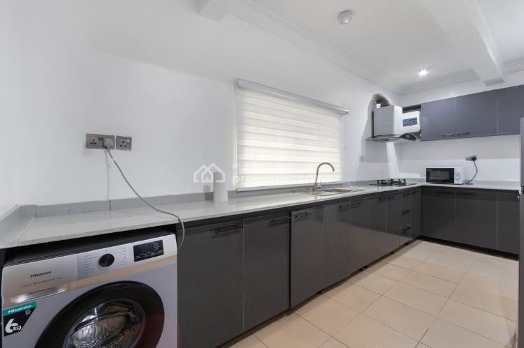 Luxury 2 Bedrooms Apartment, Off Admiralty, Lekki Phase 1, Lekki, Lagos, Flat / Apartment Short Let