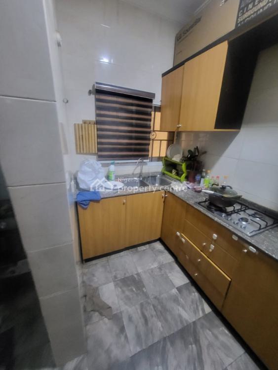 Cozy 2 Bedroom Flat (unfurnished), Jakande, Lekki, Lagos, Flat / Apartment for Rent