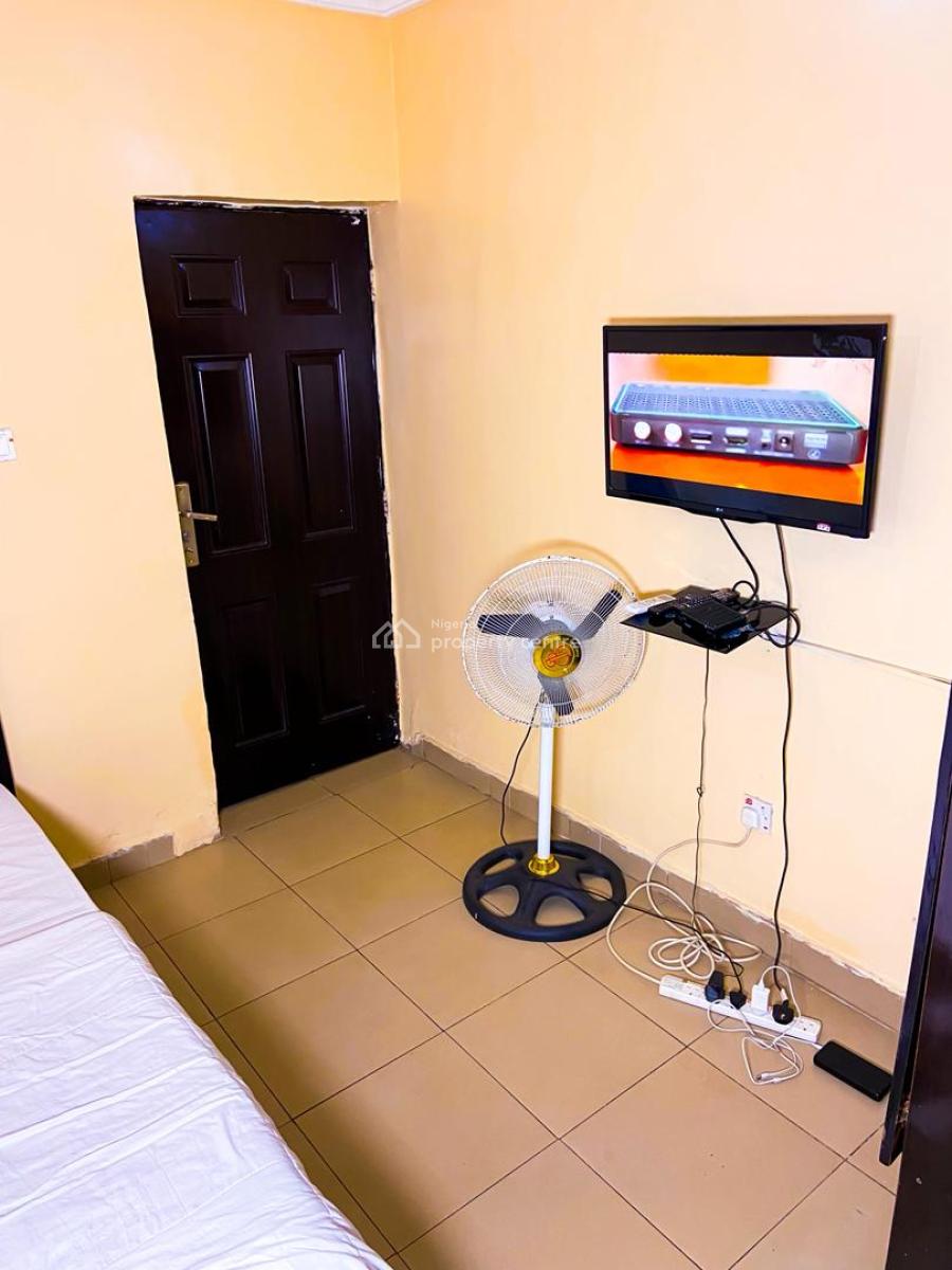 Self Contain Apartment (mofe), No. 5, Epe Close, Off Sokoto Street, Area 1, Garki, Abuja, Self Contain (single Rooms) Short Let