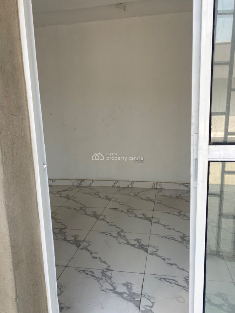 Luxuriously Spacious Shop with Excellent Finishing, 13a, Segun Street Abijo, Abijo, Lekki, Lagos, Shop for Rent