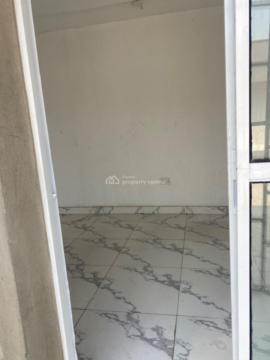 Luxuriously Spacious Shop with Excellent Finishing, 13a, Segun Street Abijo, Abijo, Lekki, Lagos, Shop for Rent