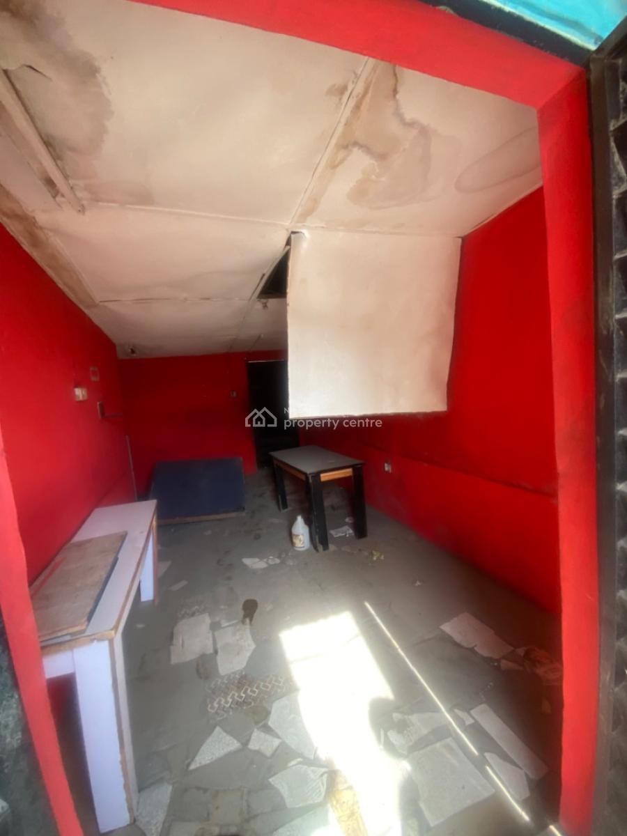 Luxuriously Spacious Shop with Excellent Finishing, 13a, Segun Street, Sangotedo, Ajah, Lagos, Shop for Rent