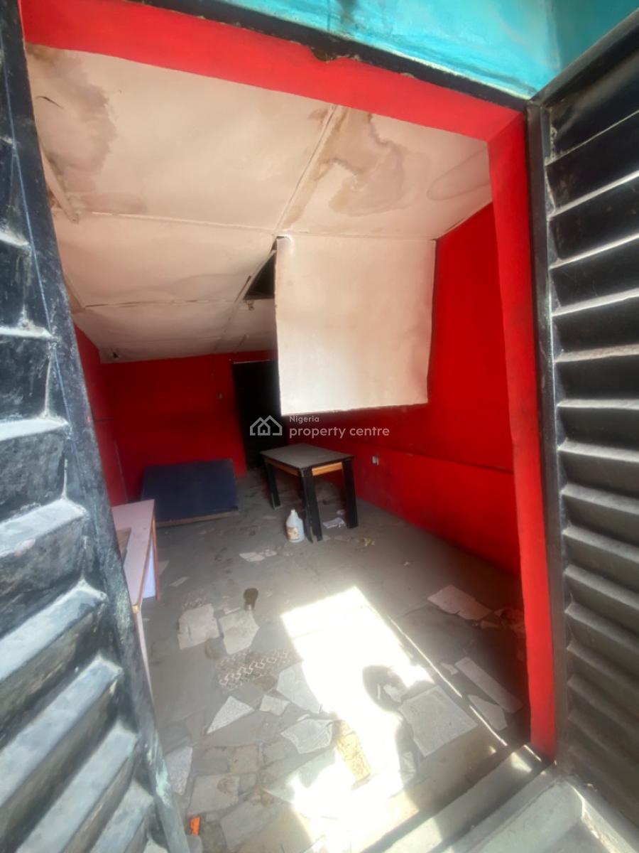 Luxuriously Spacious Shop with Excellent Finishing, 13a, Segun Street, Sangotedo, Ajah, Lagos, Shop for Rent