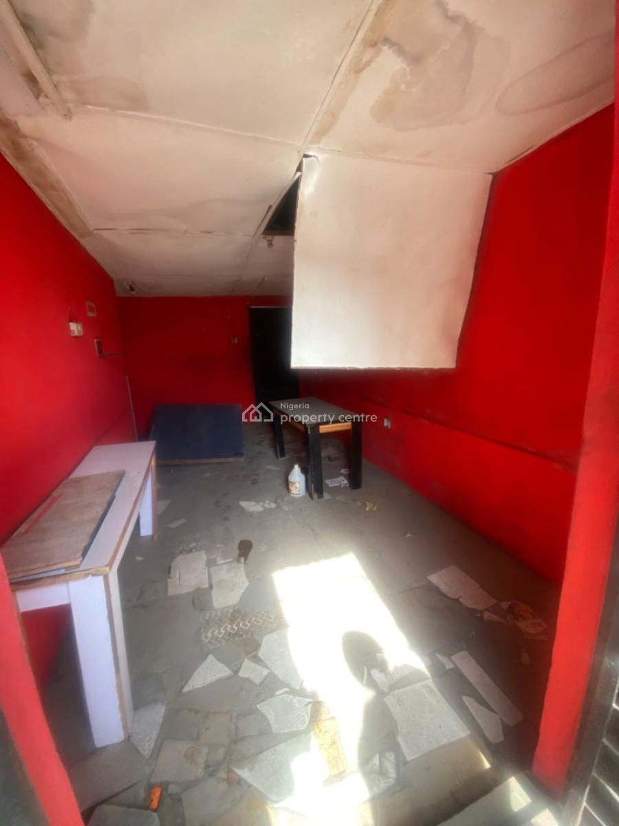 Luxuriously Spacious Shop with Excellent Finishing, 13a, Segun Street, Sangotedo, Ajah, Lagos, Shop for Rent