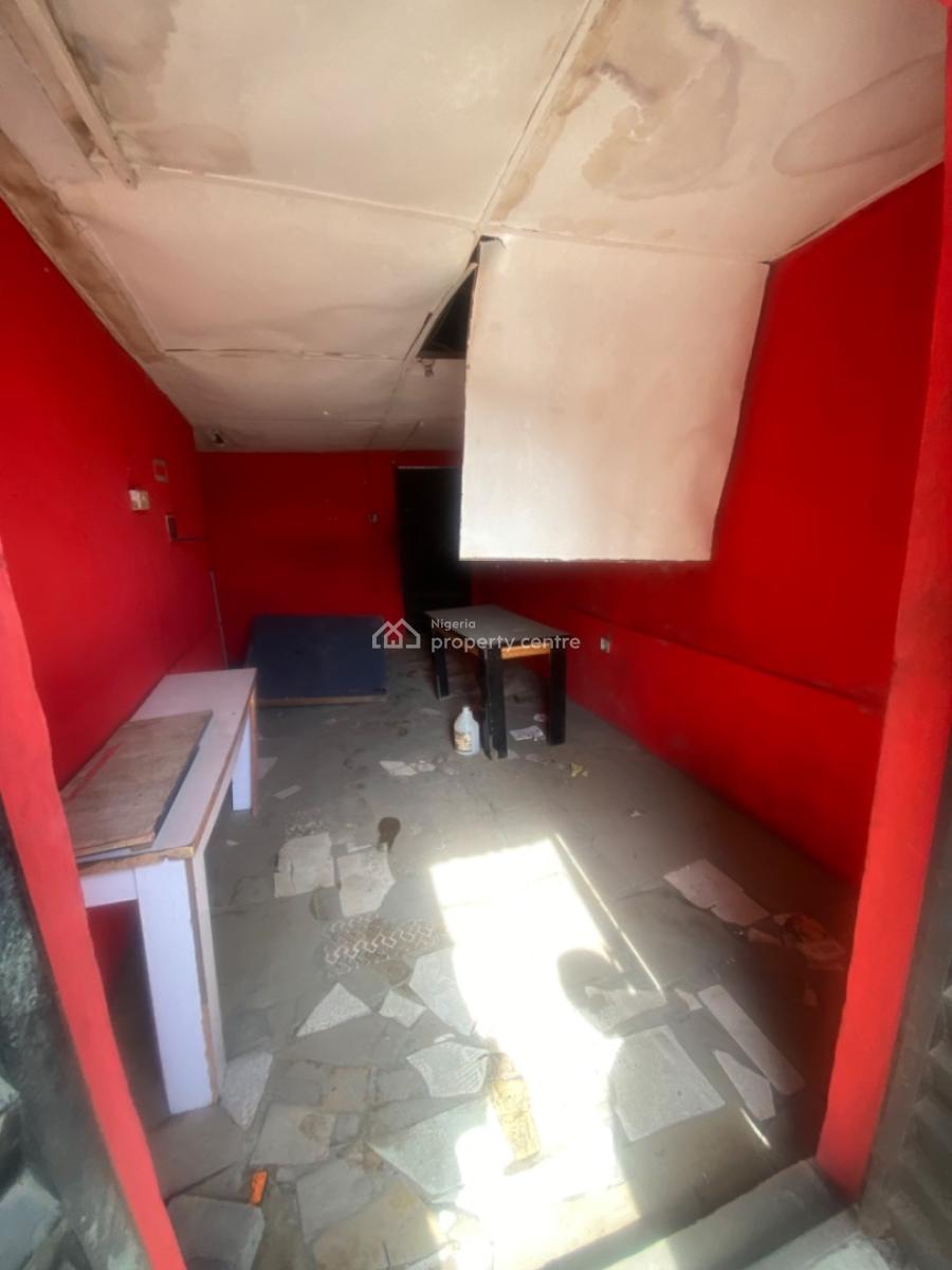 Luxuriously Spacious Shop with Excellent Finishing, 13a, Segun Street, Sangotedo, Ajah, Lagos, Shop for Rent