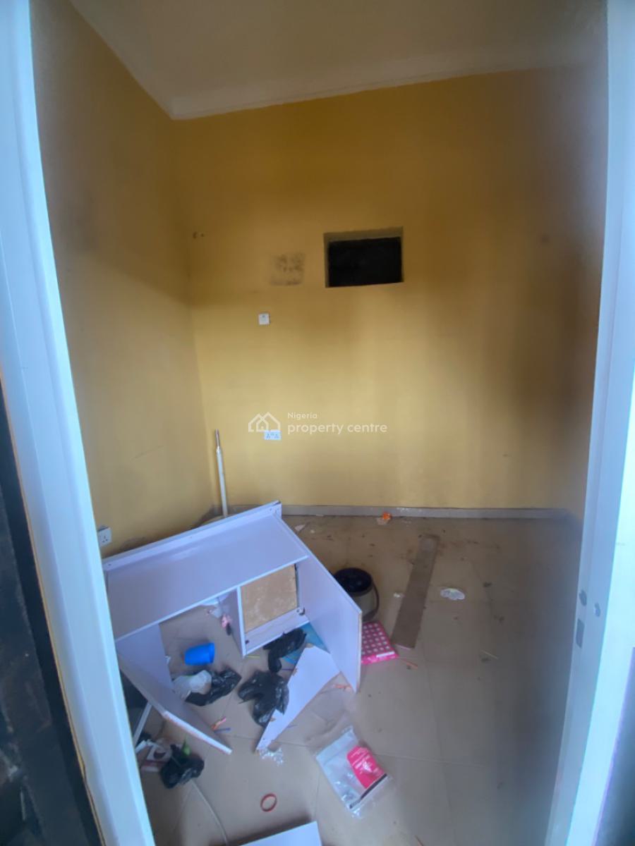 Luxuriously Spacious Shop, No. 1, Dusumu Street, Sangotedo, Ajah, Lagos, Shop for Rent