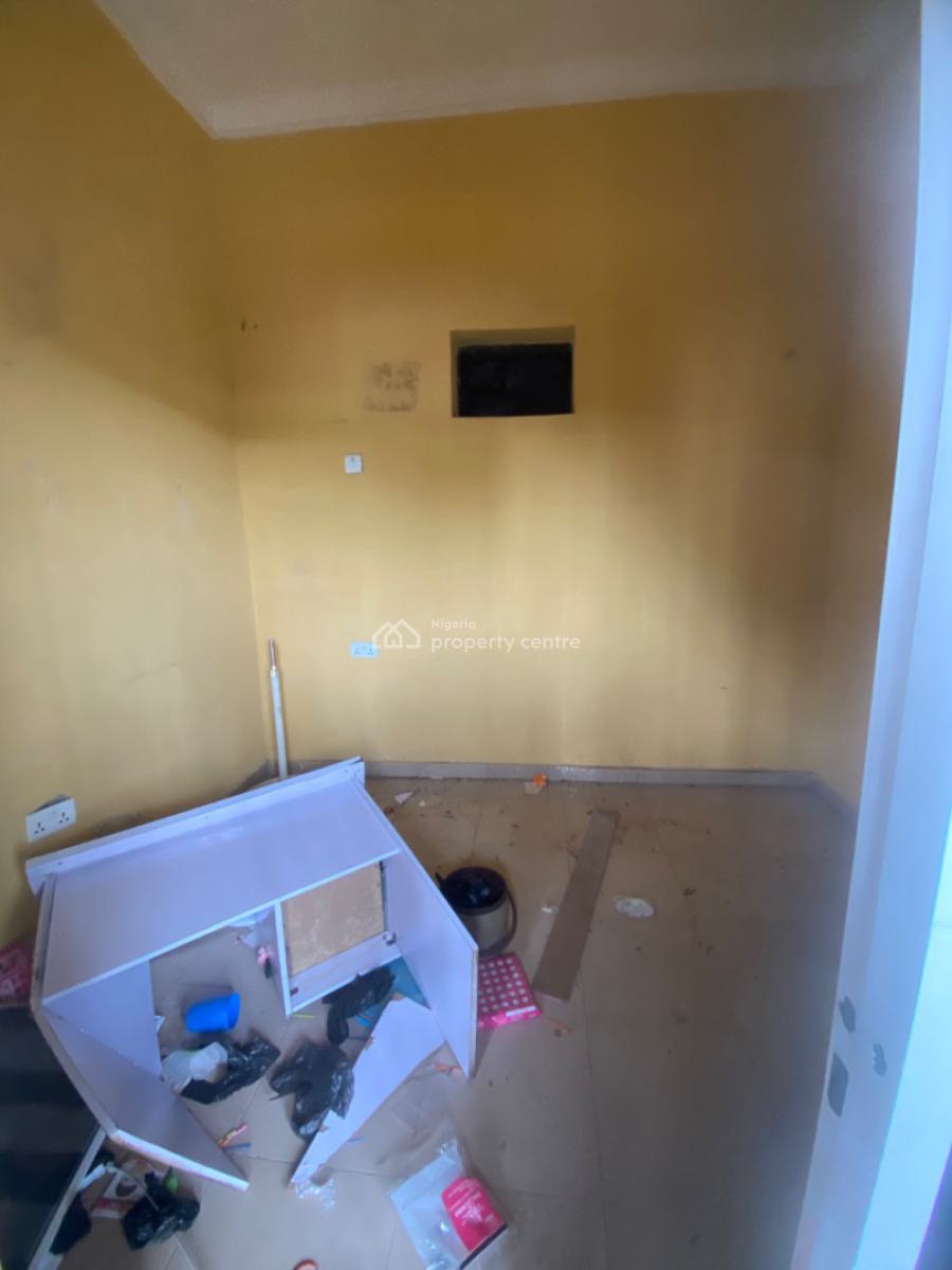 Luxuriously Spacious Shop, No. 1, Dusumu Street, Sangotedo, Ajah, Lagos, Shop for Rent