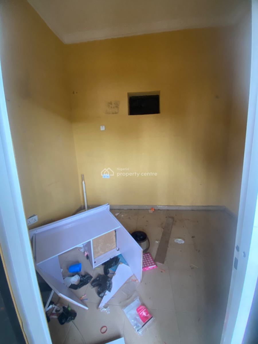 Luxuriously Spacious Shop, No. 1, Dusumu Street, Sangotedo, Ajah, Lagos, Shop for Rent
