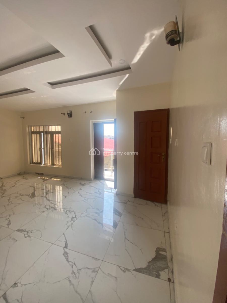 Luxuriously Spacious Standard 3bedroom  Flat with Excellent Finishing, No. 1, Dusumu Street Sangotedo, Sangotedo, Ajah, Lagos, House for Rent