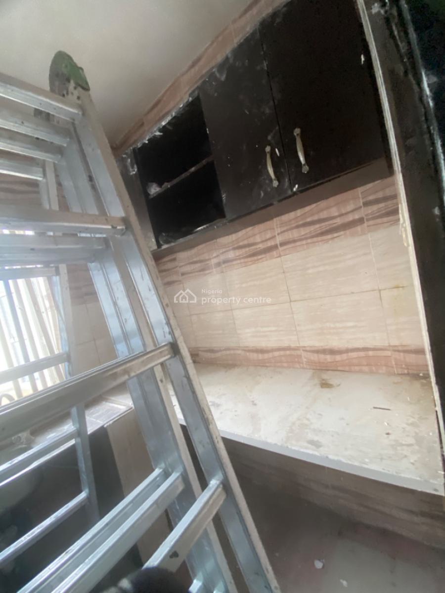 Luxuriously Spacious Mini Flat  Apartment with Excellent Finishing, No. 13, Akande Close, Sangotedo, Ajah, Lagos, Mini Flat (room and Parlour) for Rent