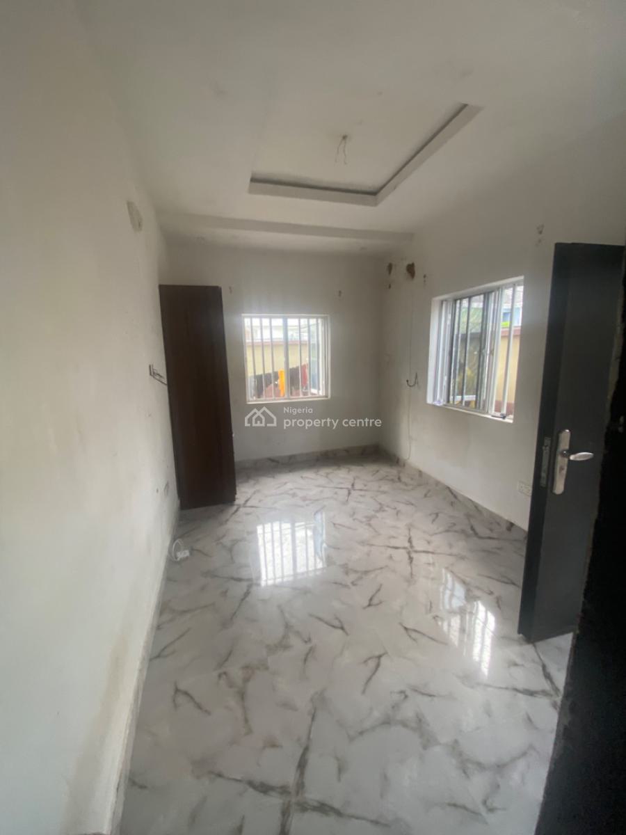 Luxuriously Spacious Self Contain  Apartment with Excellent Finishing, No. 13, Akande Close, Sangotedo, Ajah, Lagos, Self Contain (single Rooms) for Rent
