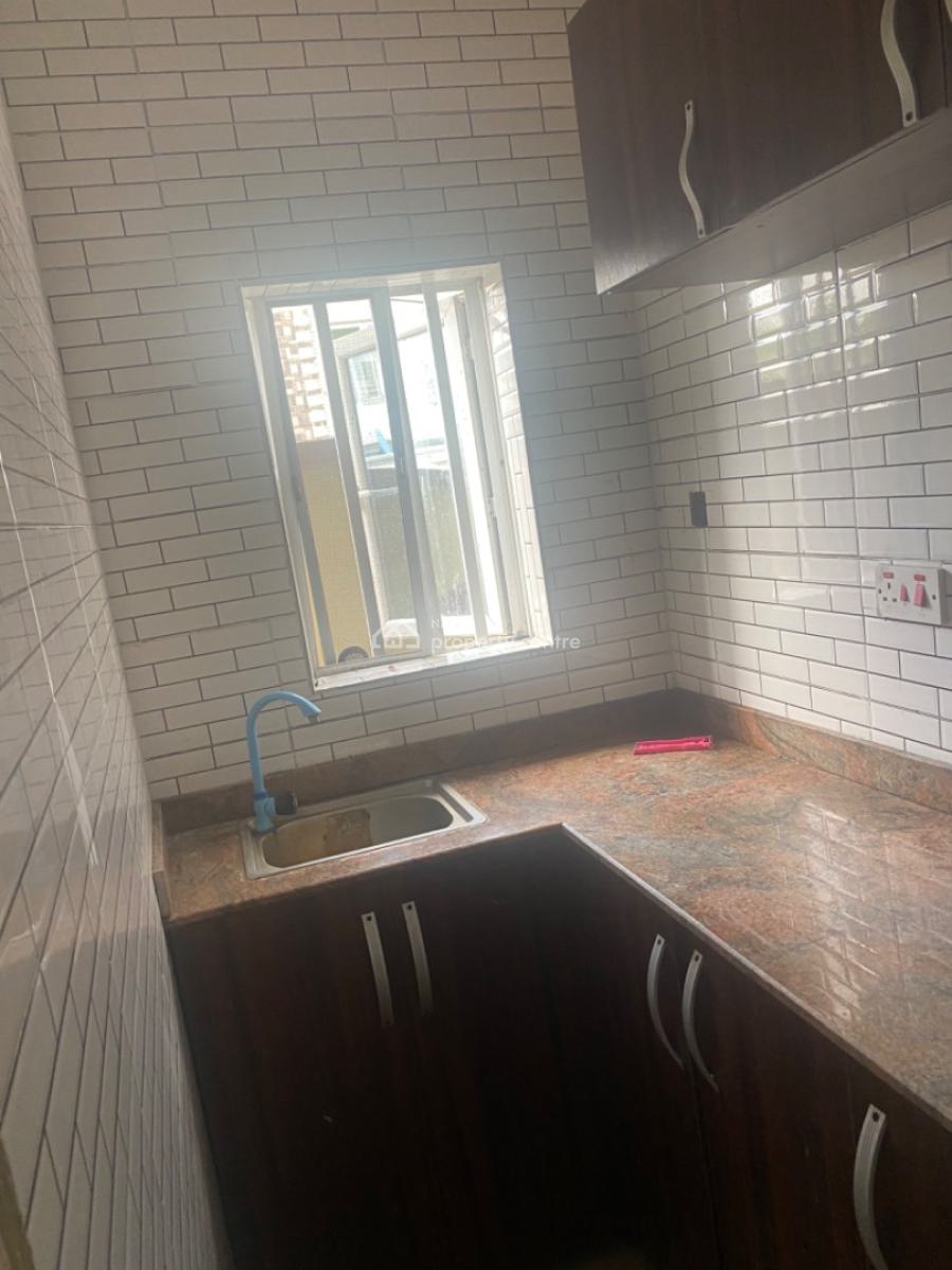 Luxuriously Spacious Self Contain  Apartment with Excellent Finishing, No. 13, Akande Close, Sangotedo, Ajah, Lagos, Self Contain (single Rooms) for Rent