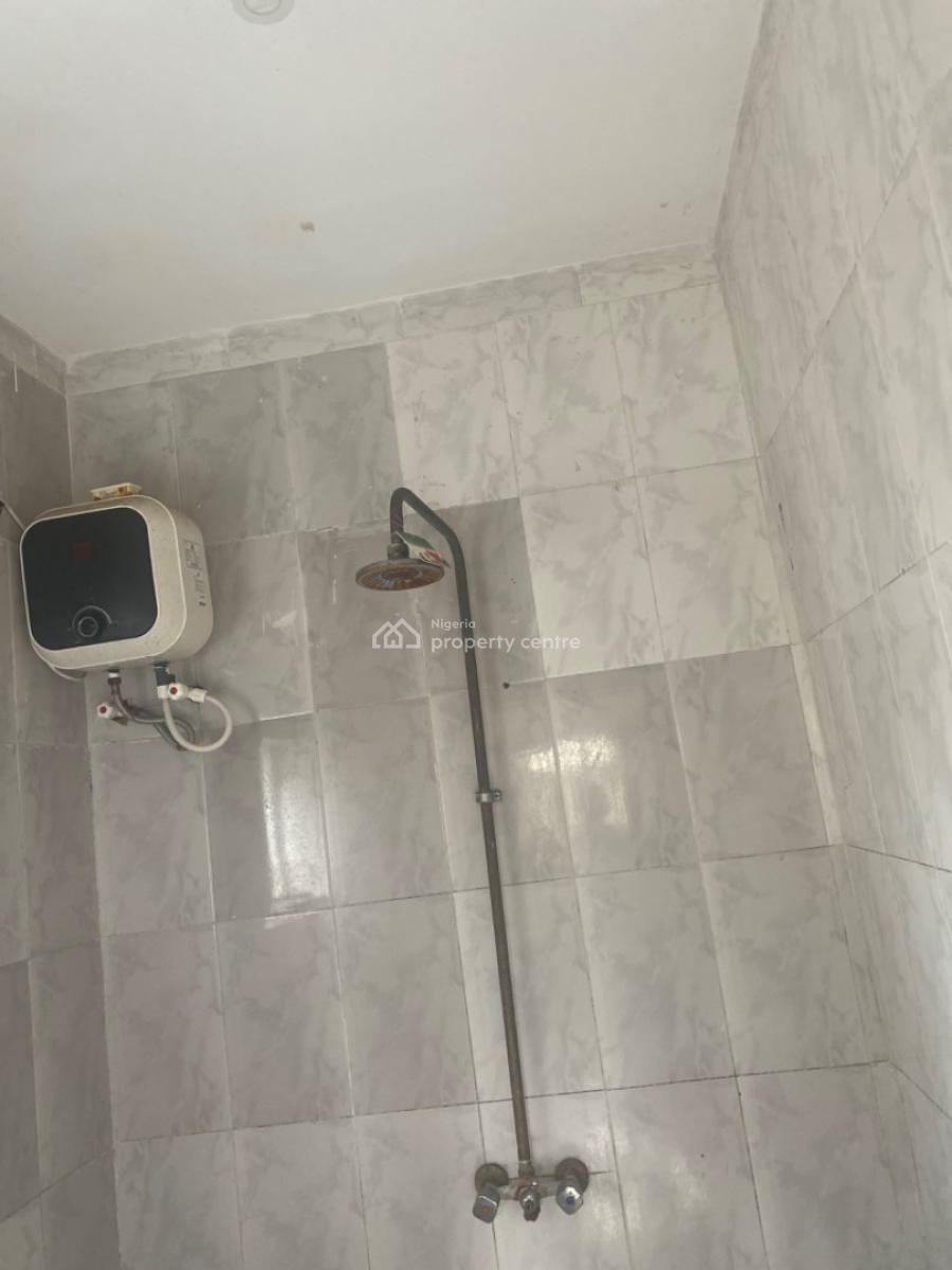 Luxuriously Spacious Self Contain  Apartment with Excellent Finishing, No. 13, Akande Close, Sangotedo, Ajah, Lagos, Self Contain (single Rooms) for Rent