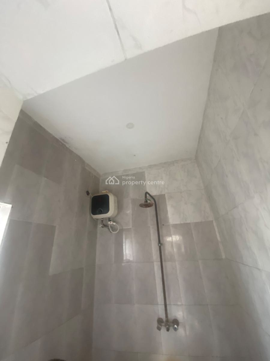 Luxuriously Spacious Self Contain  Apartment with Excellent Finishing, No. 13, Akande Close, Sangotedo, Ajah, Lagos, Self Contain (single Rooms) for Rent