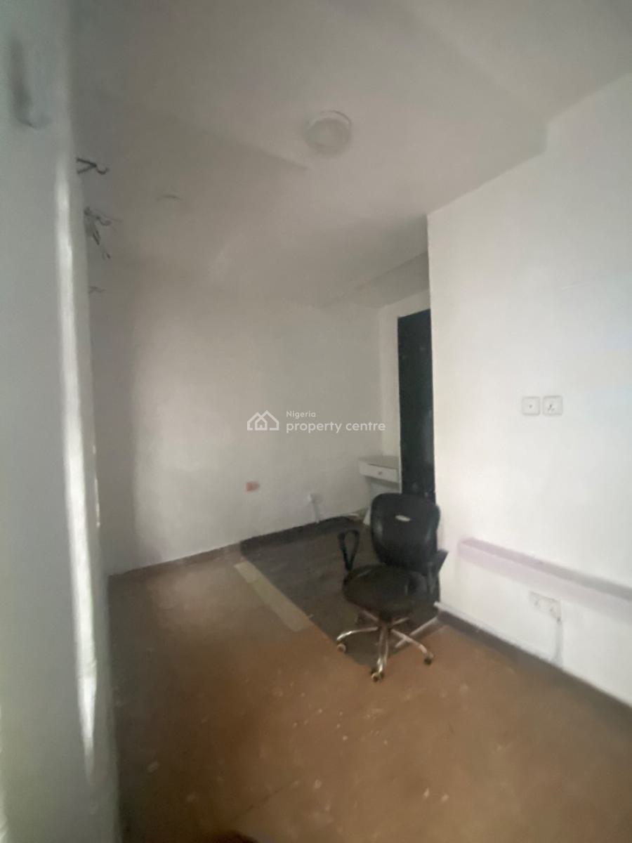 Luxuriously Spacious Self Contain  Apartment with Excellent Finishing, No. 13, Akande Close Ologolo, Ologolo, Lekki, Lagos, Self Contain (single Rooms) for Rent