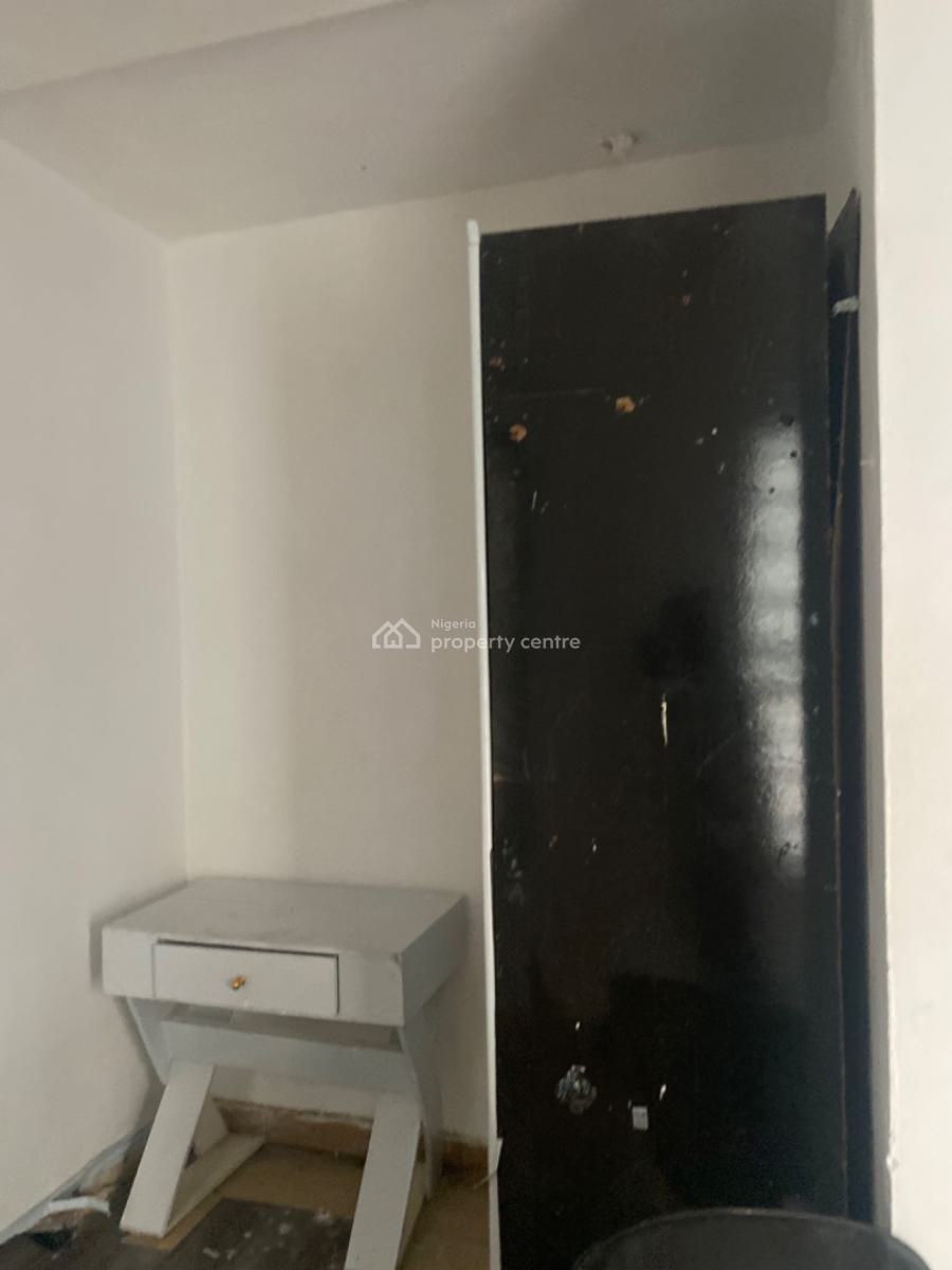 Luxuriously Spacious Self Contain  Apartment with Excellent Finishing, No. 13, Akande Close Ologolo, Ologolo, Lekki, Lagos, Self Contain (single Rooms) for Rent
