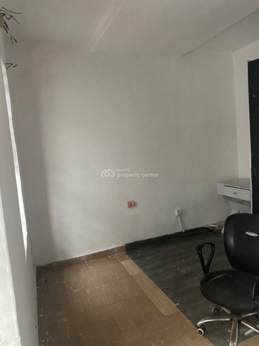 Luxuriously Spacious Self Contain  Apartment with Excellent Finishing, No. 13, Akande Close Ologolo, Ologolo, Lekki, Lagos, Self Contain (single Rooms) for Rent
