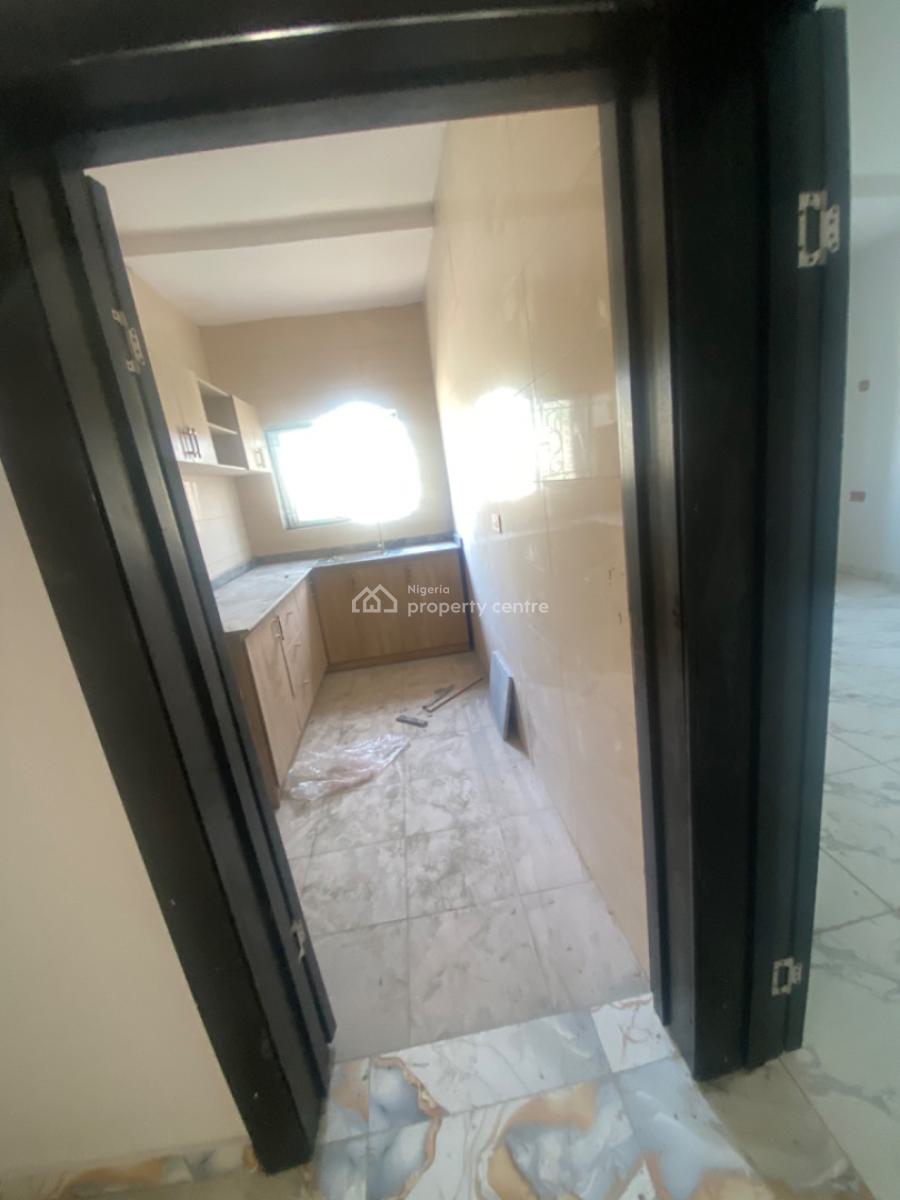 Luxuriously Spacious Bran Mini Flat Apartment with Excellent Finishing, No. 13, Akande Close, Sangotedo, Ajah, Lagos, Mini Flat (room and Parlour) for Rent