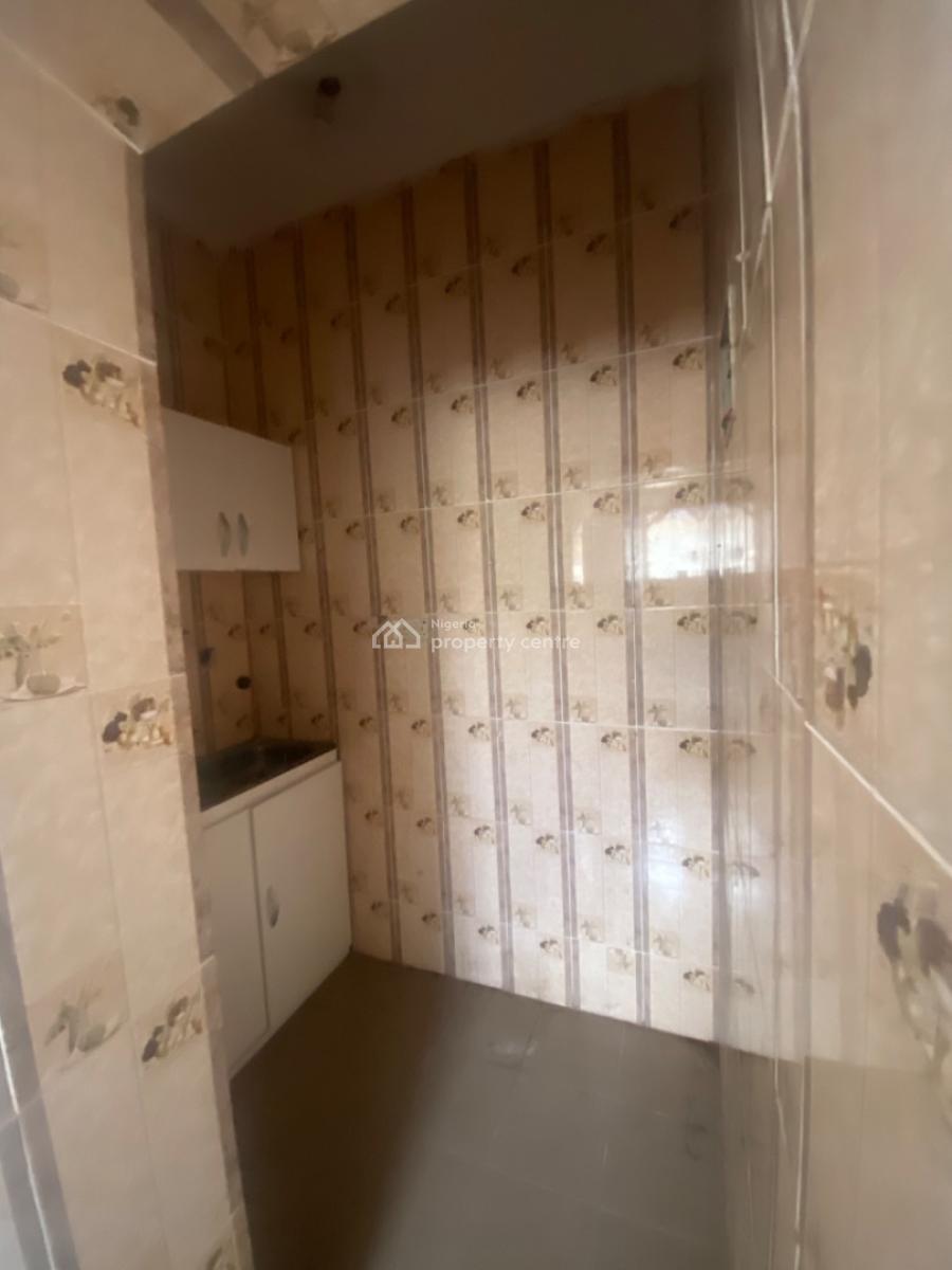 Luxuriously Spacious Sharp Self Contain, No. 13, Akande Close, Ologolo, Lekki, Lagos, Self Contain (single Rooms) for Rent