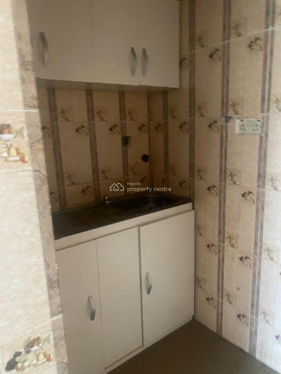 Luxuriously Spacious Sharp Self Contain, No. 13, Akande Close, Ologolo, Lekki, Lagos, Self Contain (single Rooms) for Rent