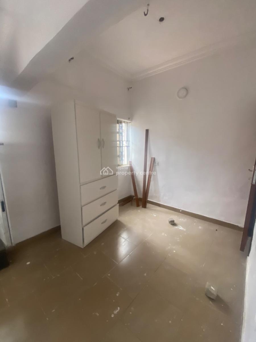 Luxuriously Spacious Sharp Self Contain, No. 13, Akande Close, Ologolo, Lekki, Lagos, Self Contain (single Rooms) for Rent