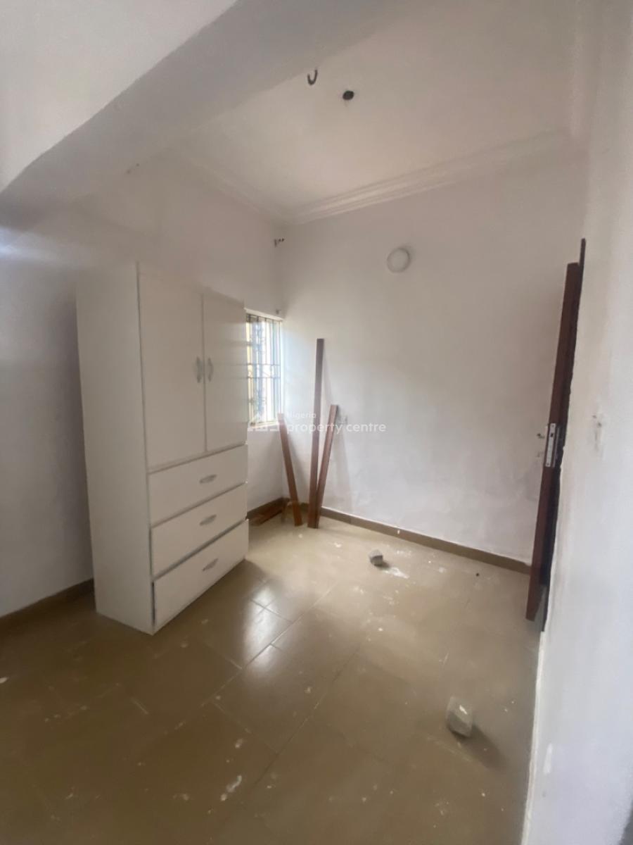 Luxuriously Spacious Sharp Self Contain, No. 13, Akande Close, Ologolo, Lekki, Lagos, Self Contain (single Rooms) for Rent