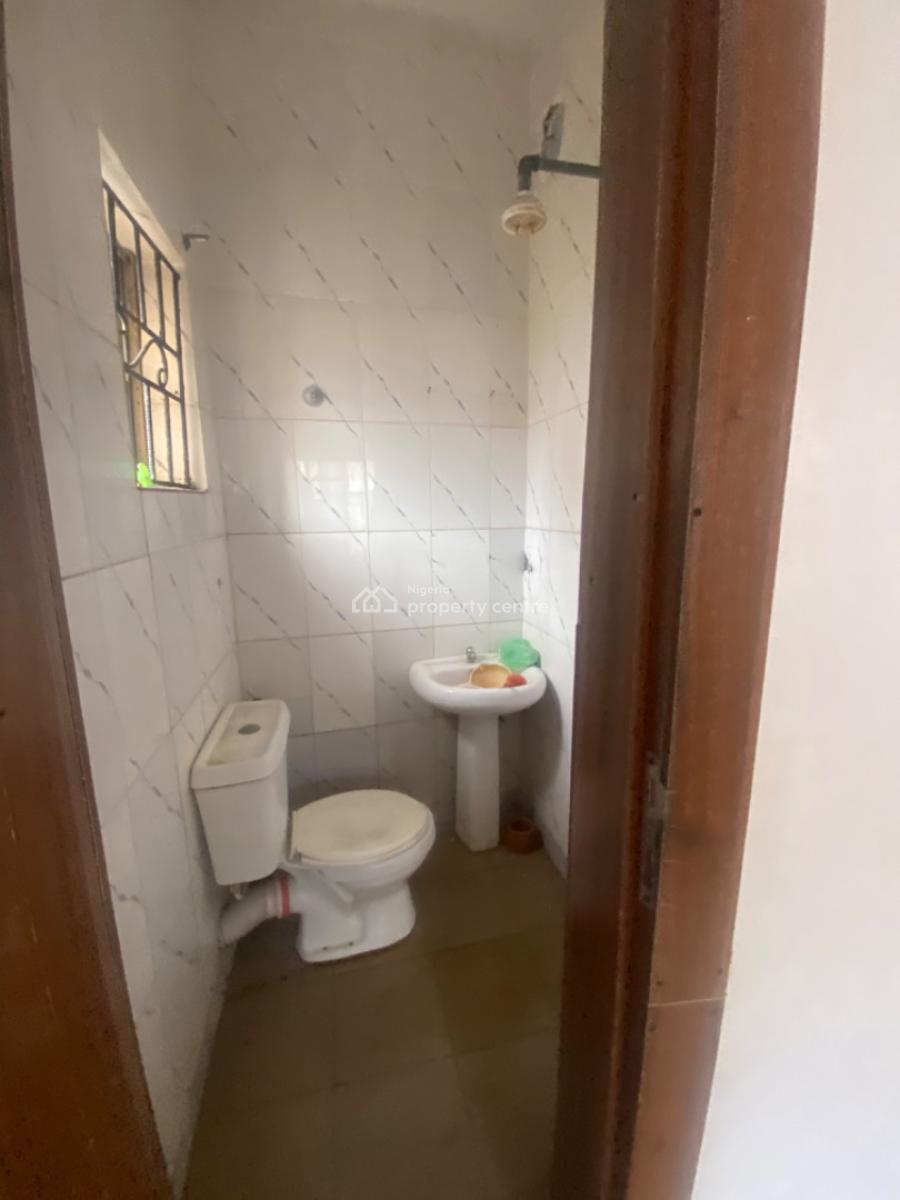 Luxuriously Spacious Sharp Self Contain, No. 13, Akande Close, Ologolo, Lekki, Lagos, Self Contain (single Rooms) for Rent