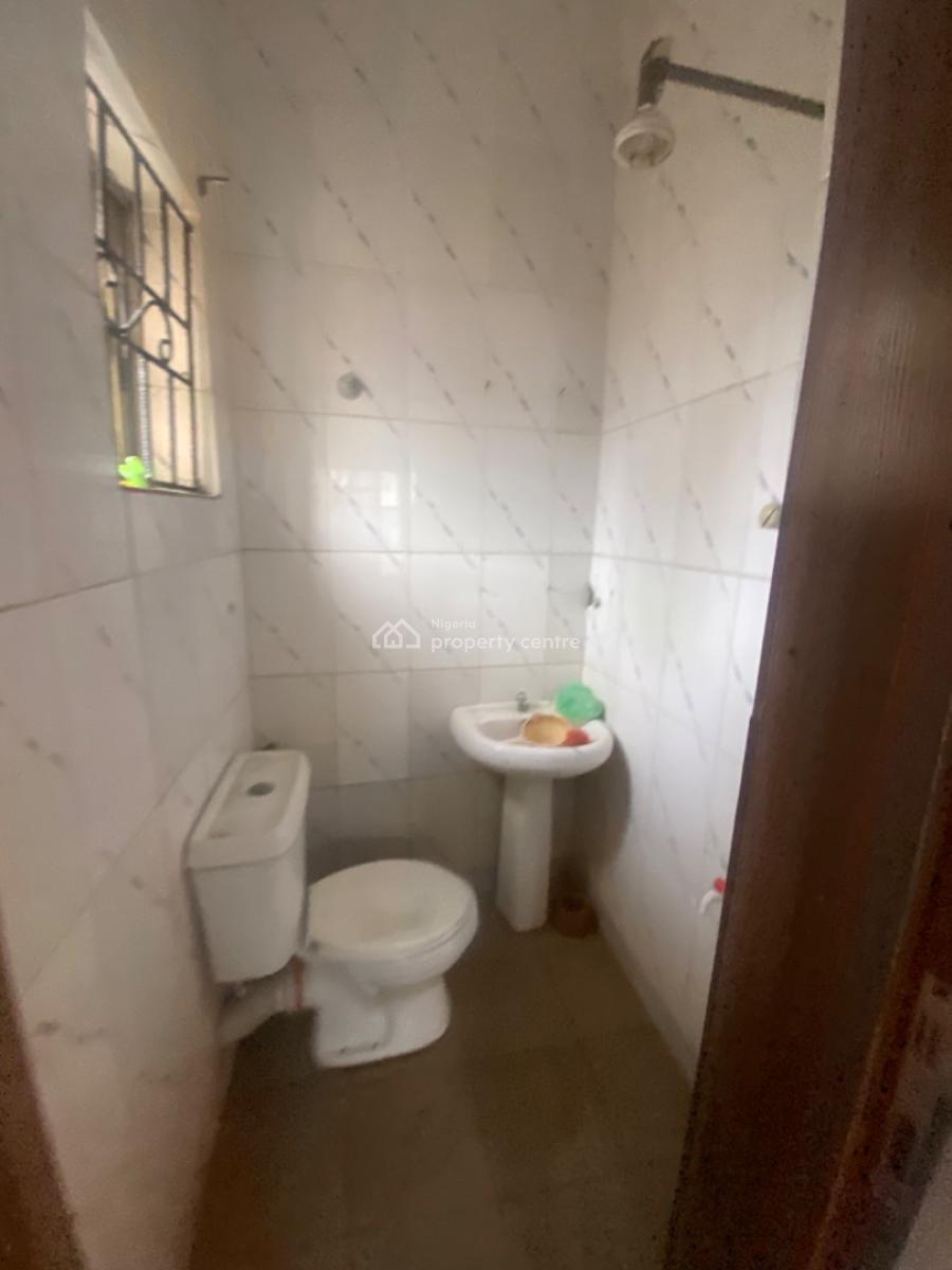 Luxuriously Spacious Sharp Self Contain, No. 13, Akande Close, Ologolo, Lekki, Lagos, Self Contain (single Rooms) for Rent