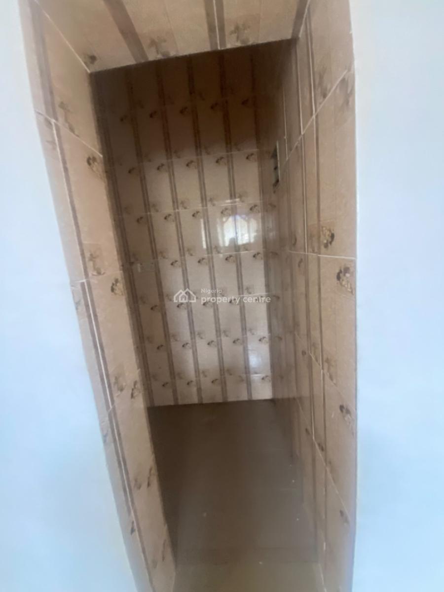 Luxuriously Spacious Sharp Self Contain, No. 13, Akande Close, Ologolo, Lekki, Lagos, Self Contain (single Rooms) for Rent