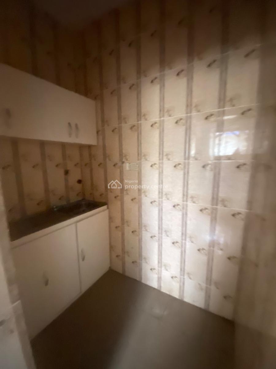 Luxuriously Spacious Sharp Self Contain, No. 13, Akande Close, Ologolo, Lekki, Lagos, Self Contain (single Rooms) for Rent